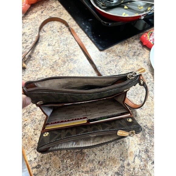 Michael Kors Jet Set MK Signature Canvas Coated PVC Crossbody Purse Bag - Picture 5 of 6